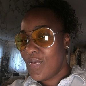 Meet your Posher, Tori